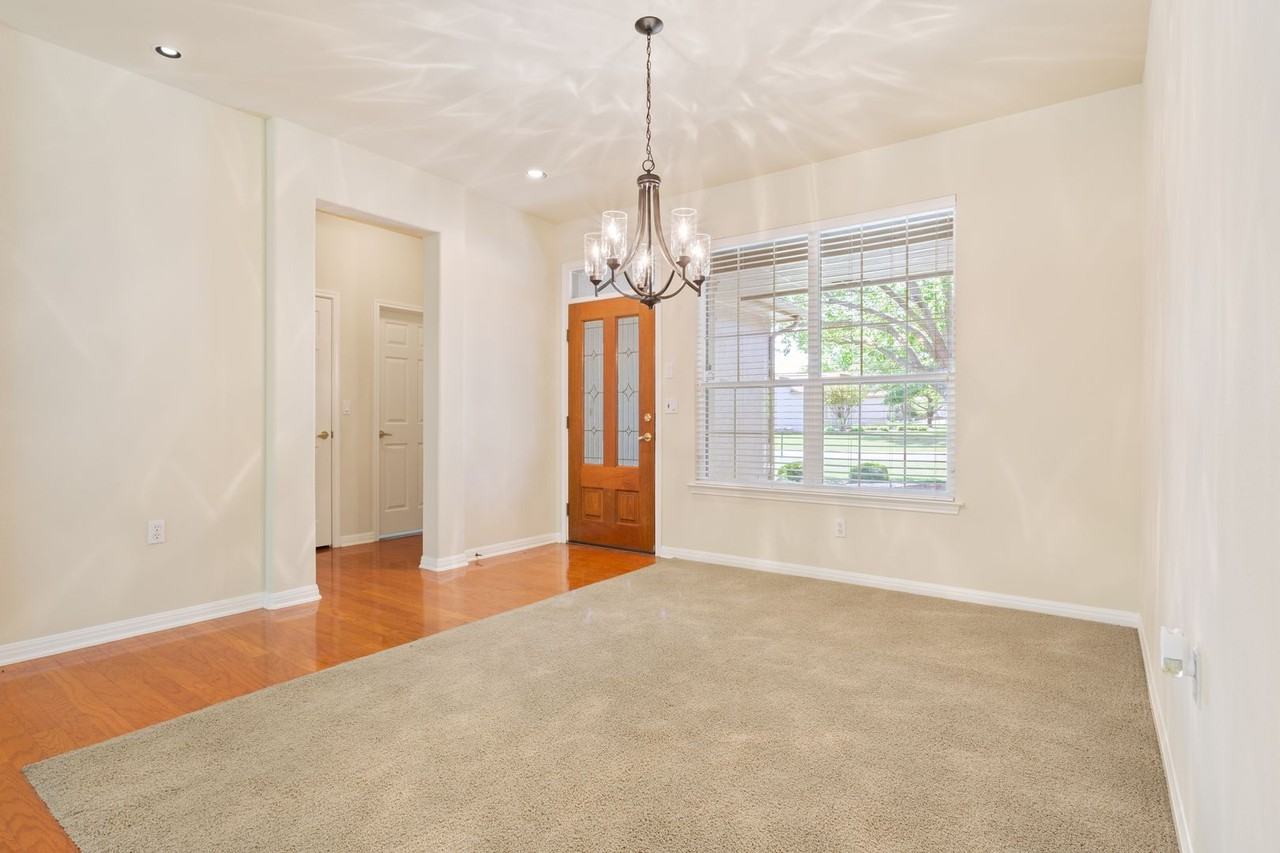 311 Dove Hollow Trl - Photo 6 of 33