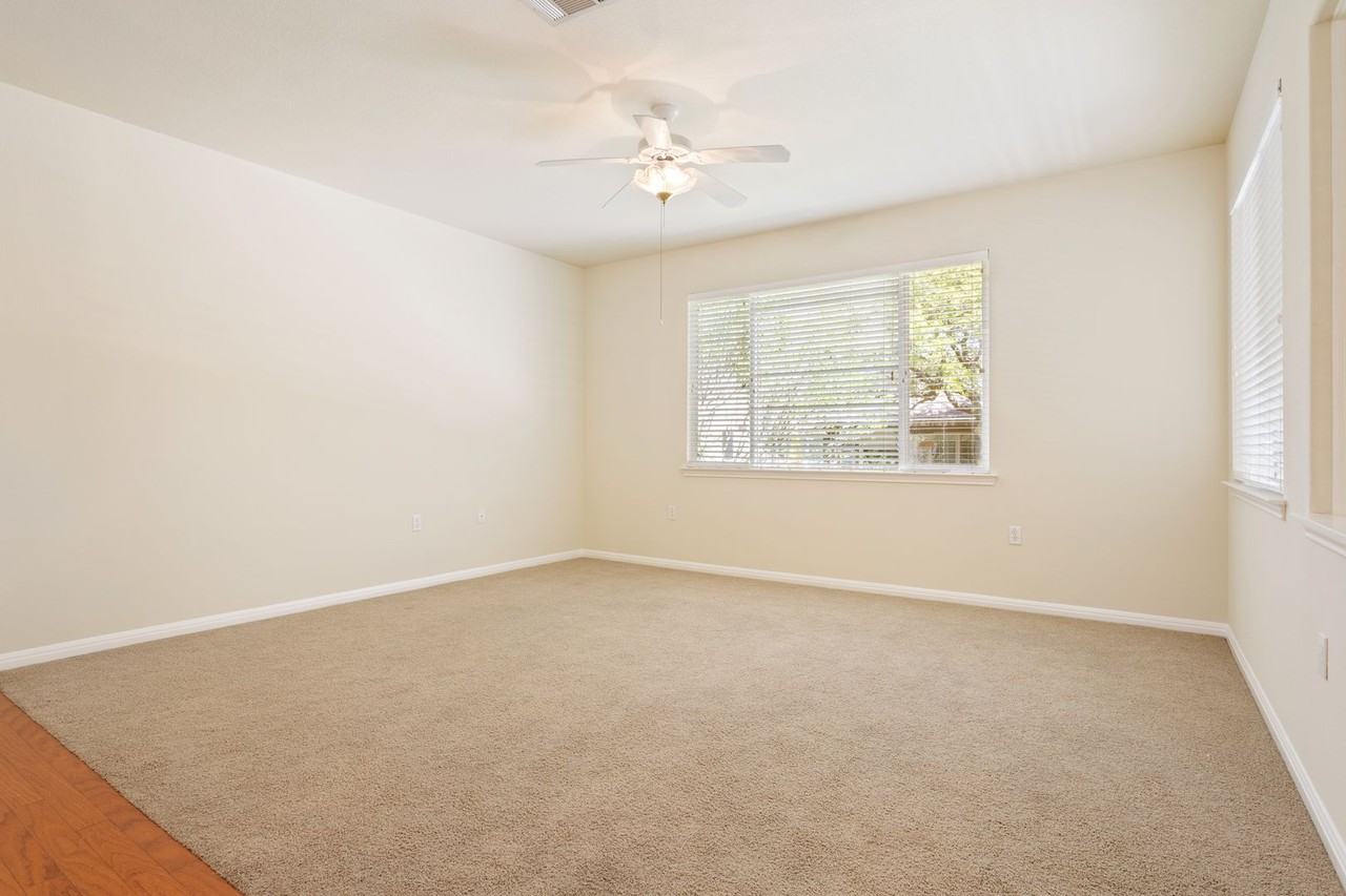 311 Dove Hollow Trl - Photo 7 of 33