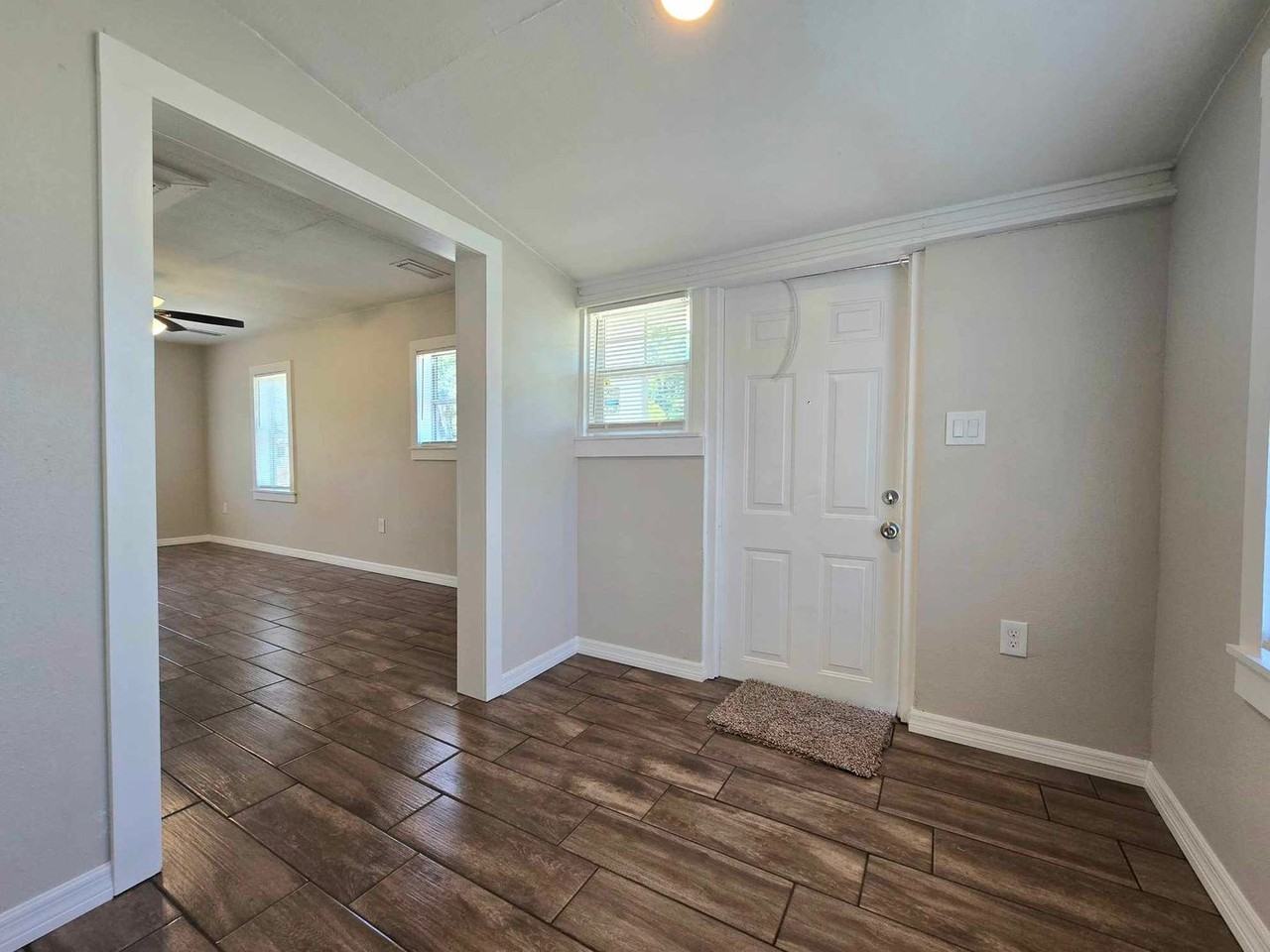 1104 W 8th St - Photo 2 of 13