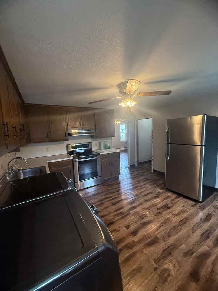 85 Airline Ave - Photo 2 of 8