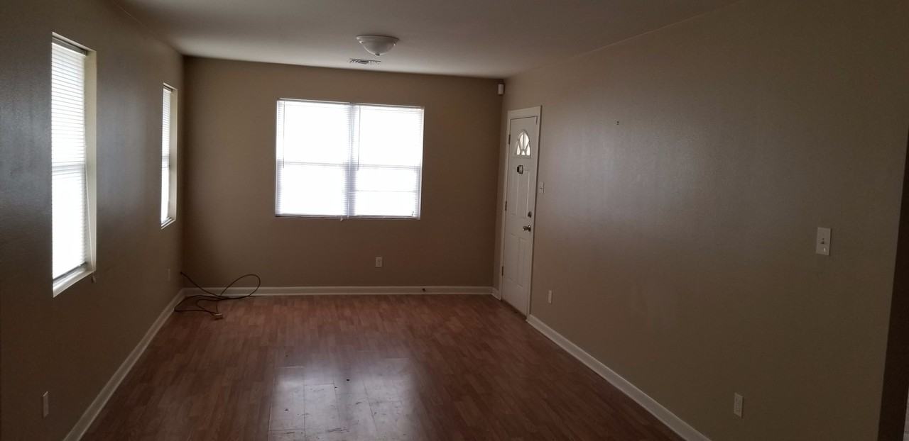 1633 Midway Street - Photo 2 of 5