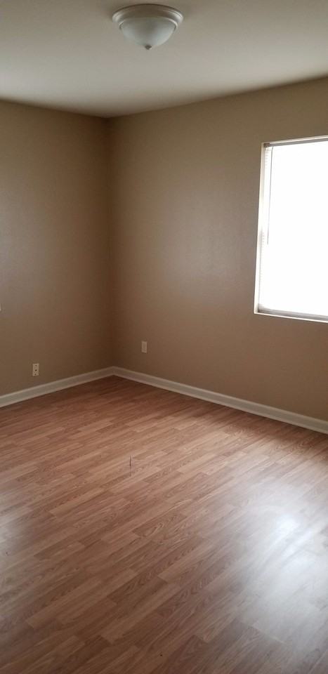 1633 Midway Street - Photo 3 of 5