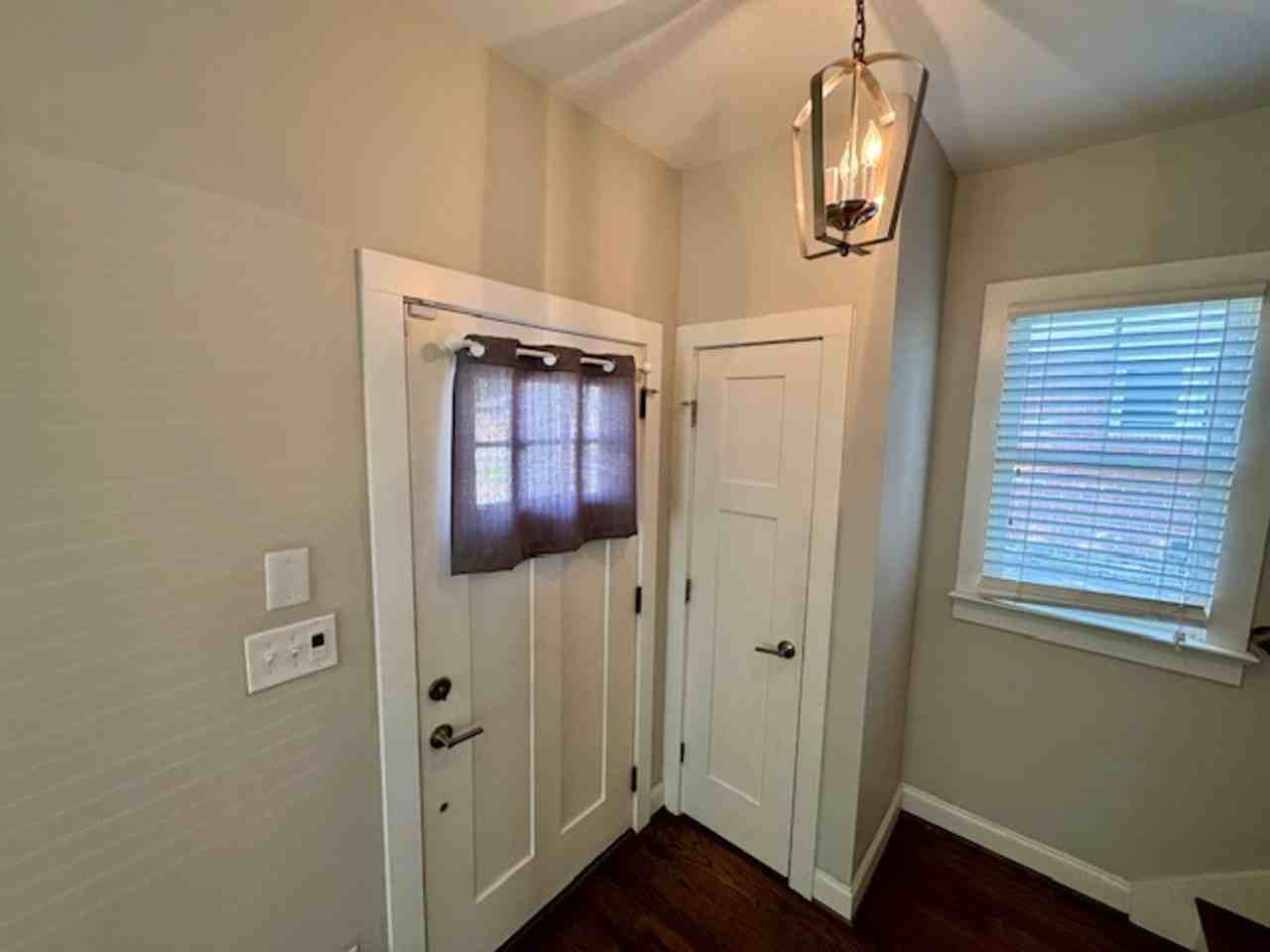 217 S Pettigrew St - Photo 2 of 25