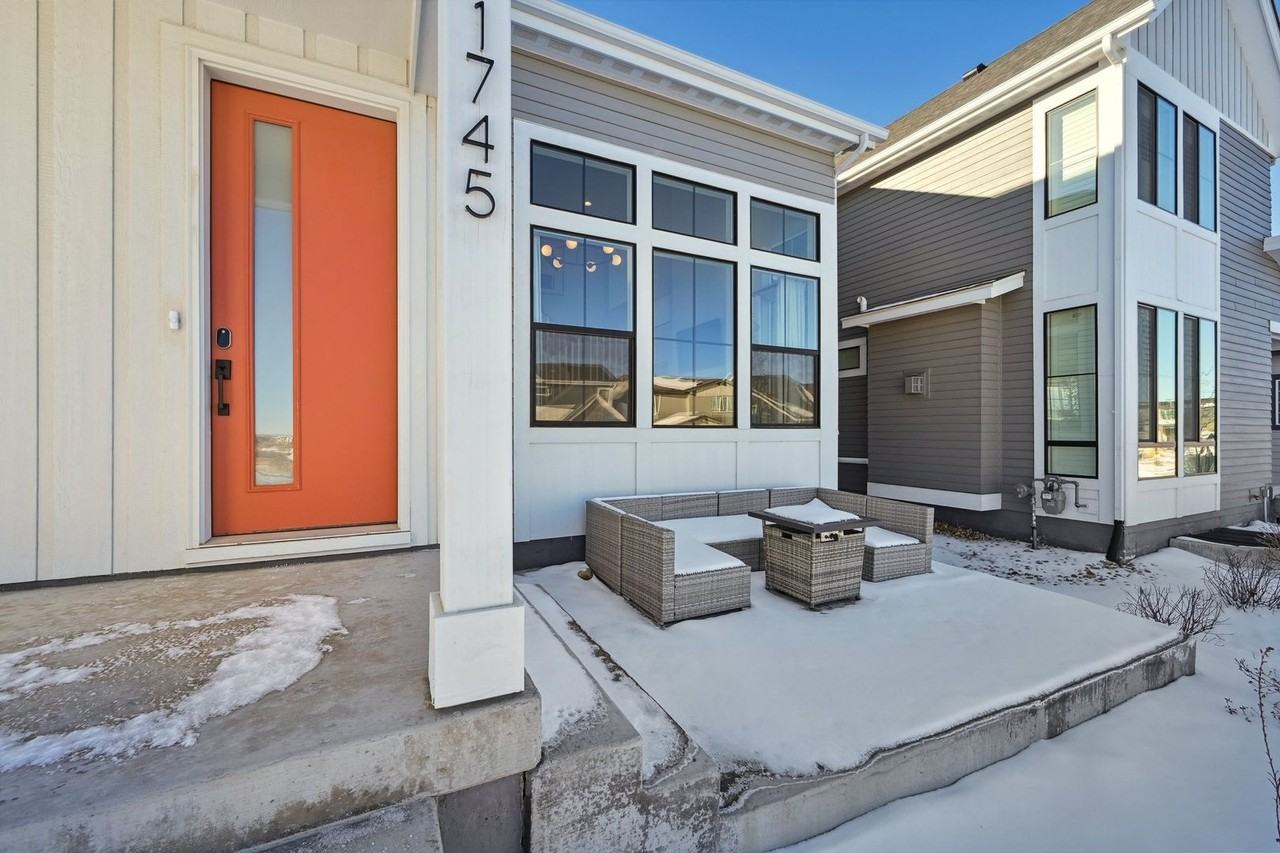 1745 Stable View Dr - Photo 2 of 26