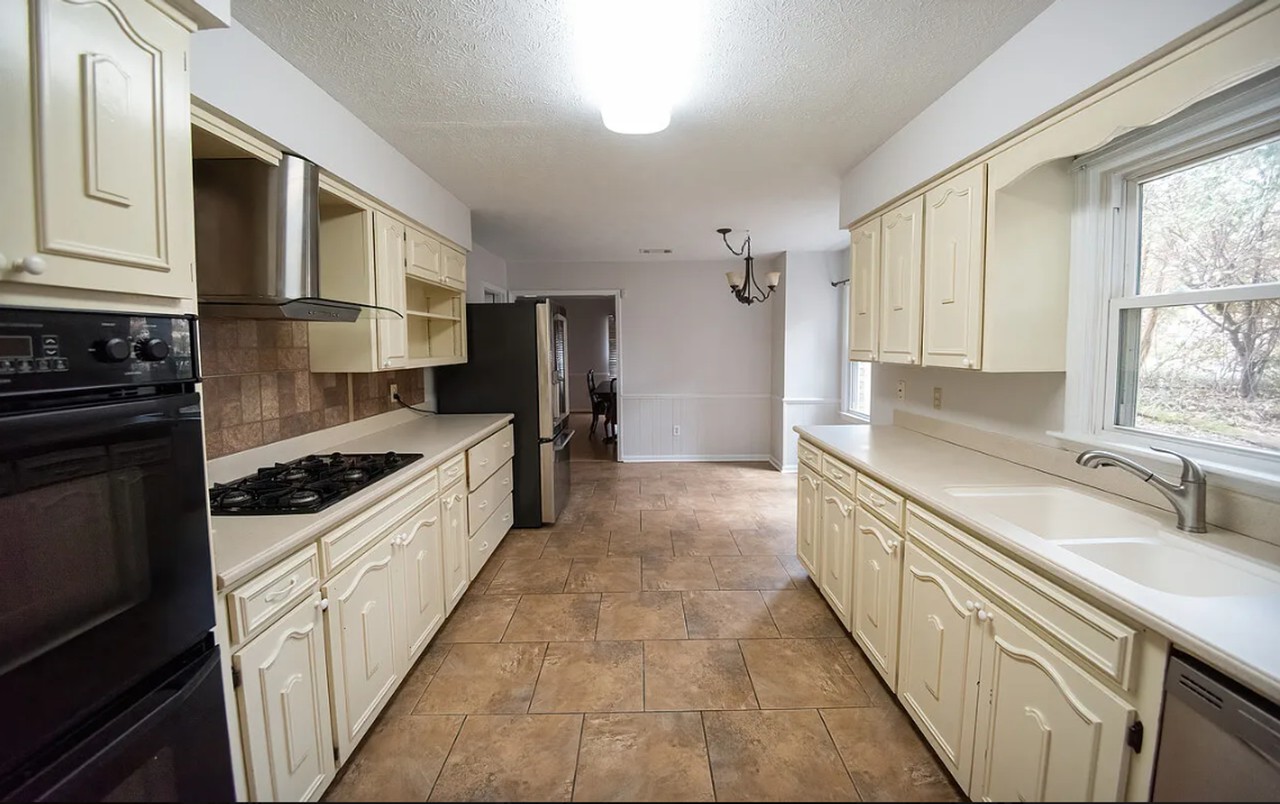 3322 Shirehill Ln - Photo 5 of 22