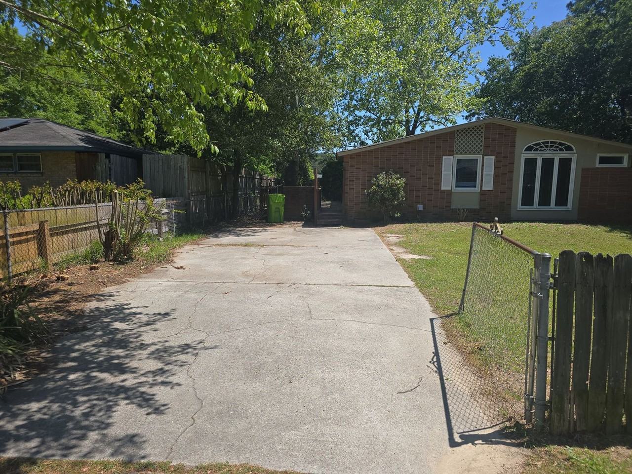 1718 Springfield Ave - Photo 2 of 13