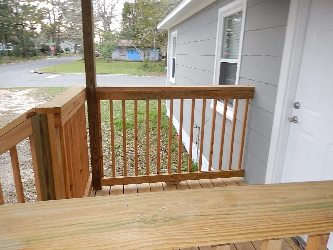 1418 Live Oak St - Photo 2 of 17