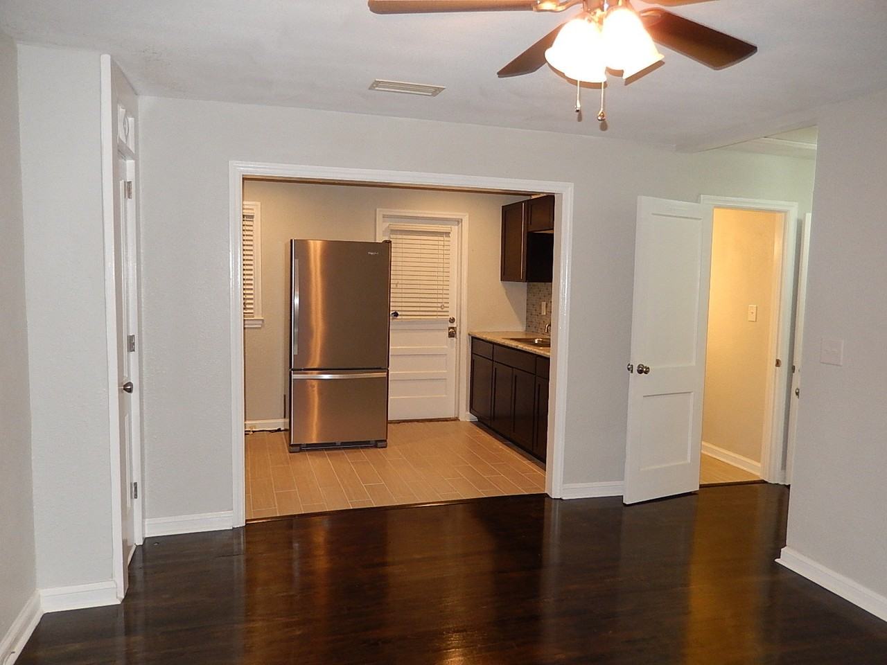 1418 Live Oak St - Photo 3 of 17