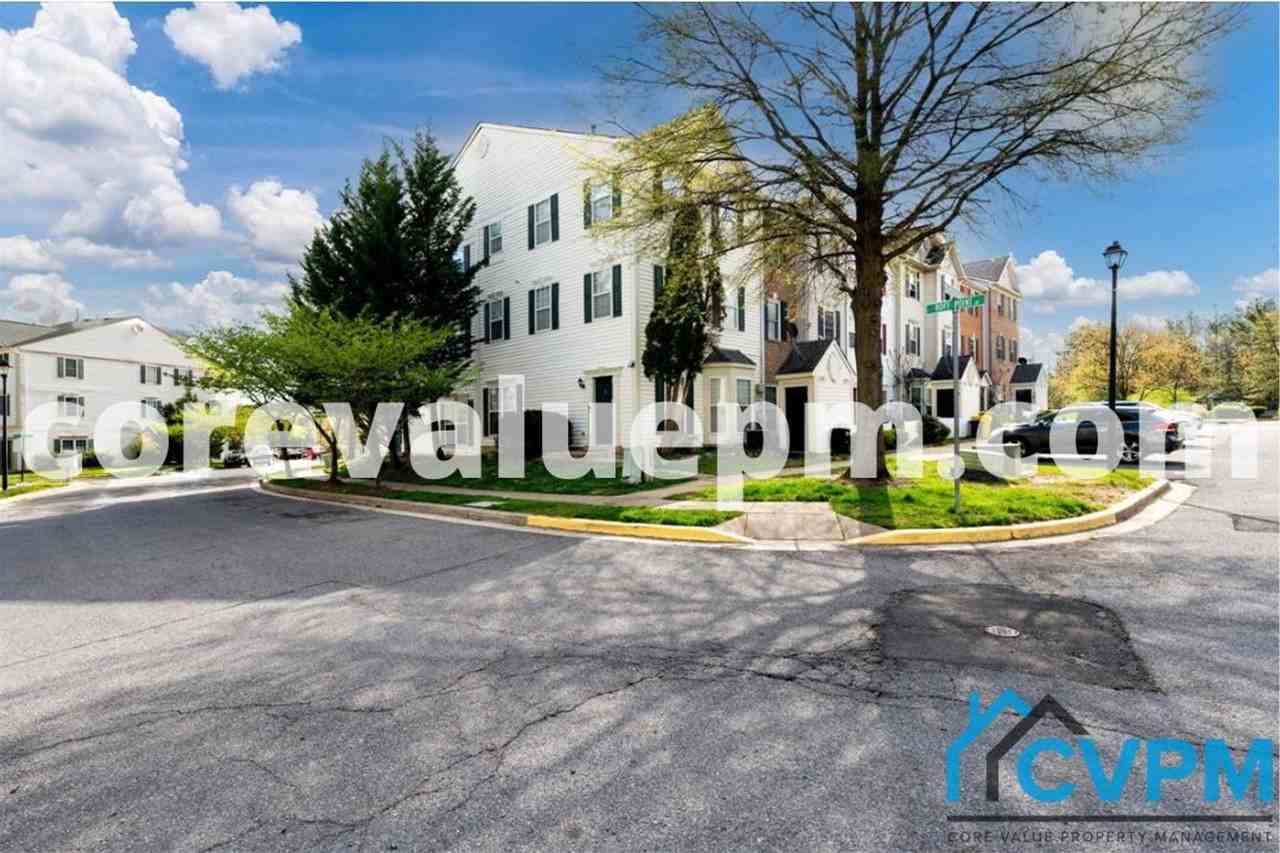 2001 Travis Point Ct - Photo 3 of 25