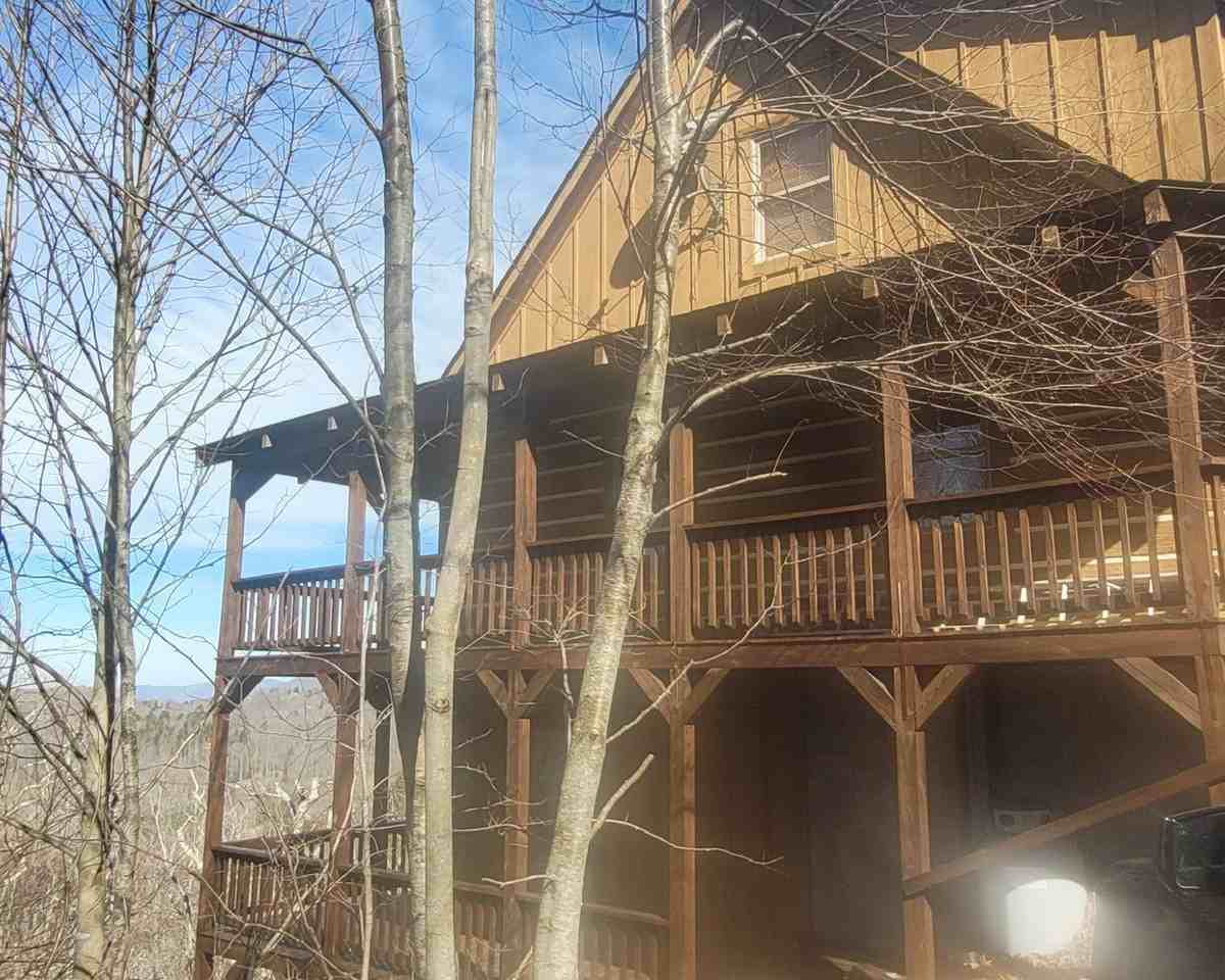 139 Freewinds Rd - Photo 2 of 30