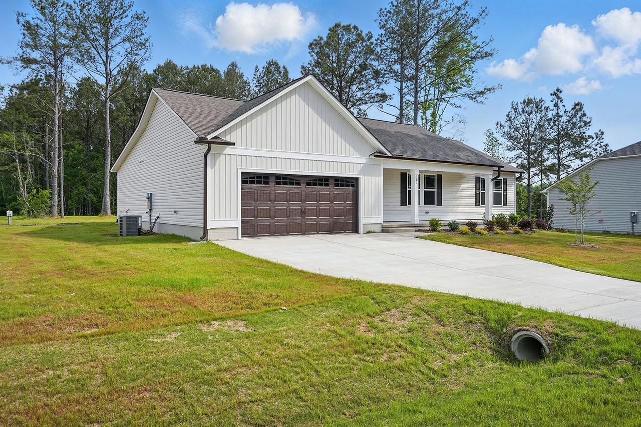 301 Lotus Ave - Photo 3 of 27