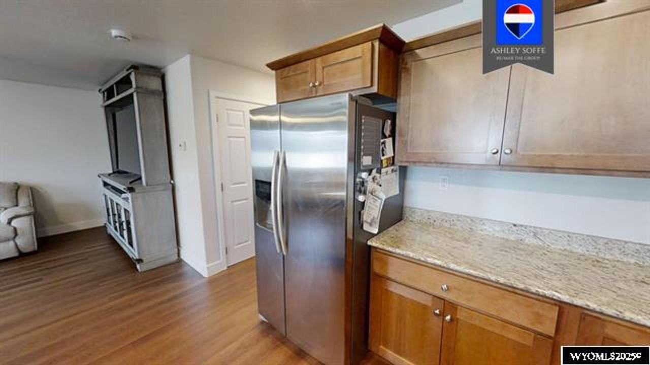 6842 Umpqua River Rd - Photo 6 of 26