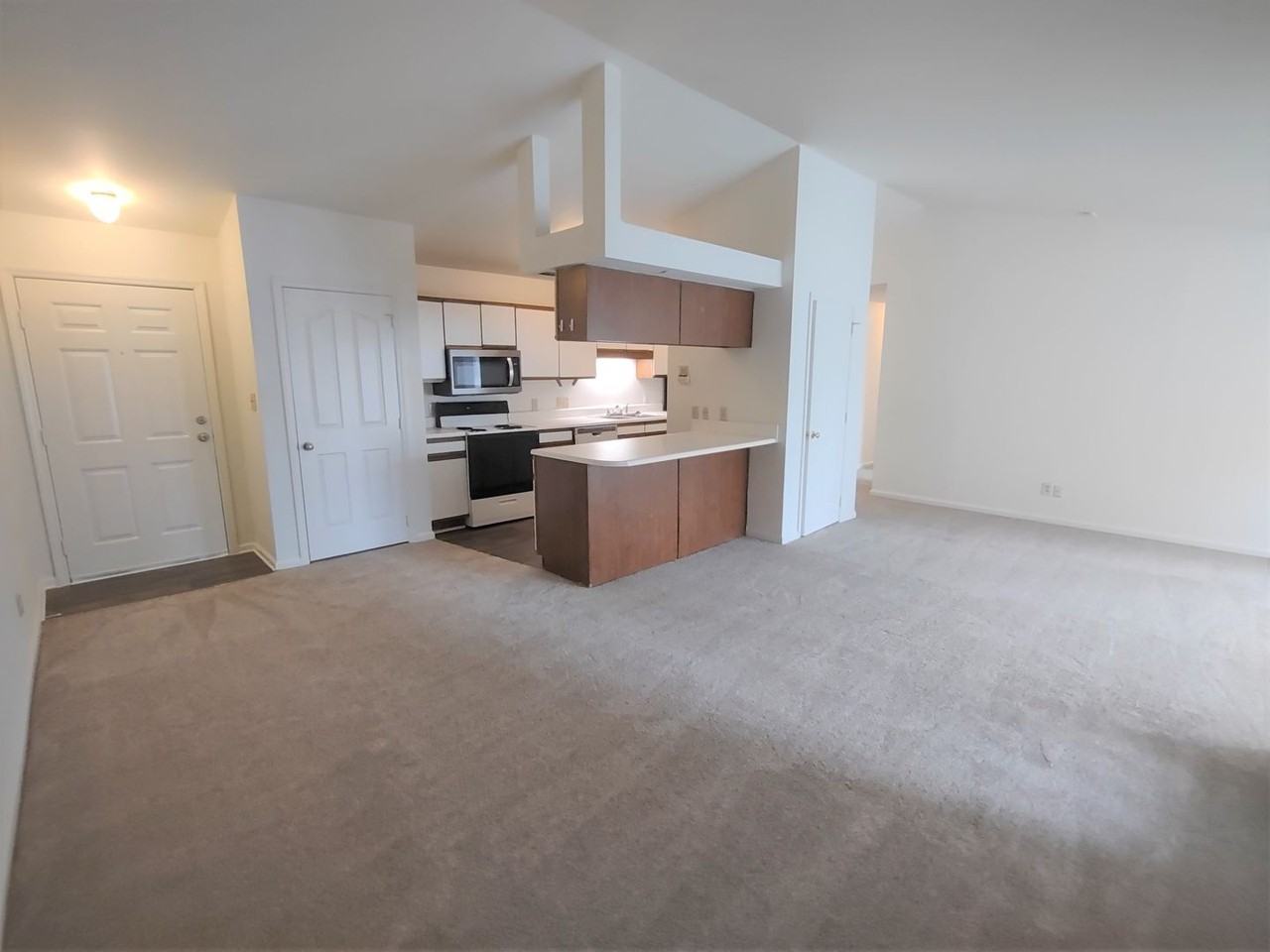 7366 Rose Terrace Ct - Photo 6 of 20
