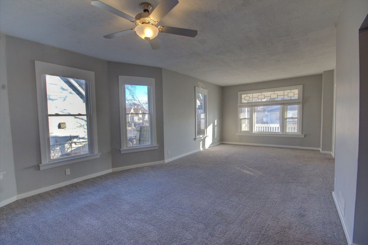 2230 Redwood Ave - Photo 4 of 20