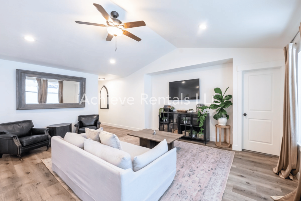 2366 N 150 E - Photo 2 of 12