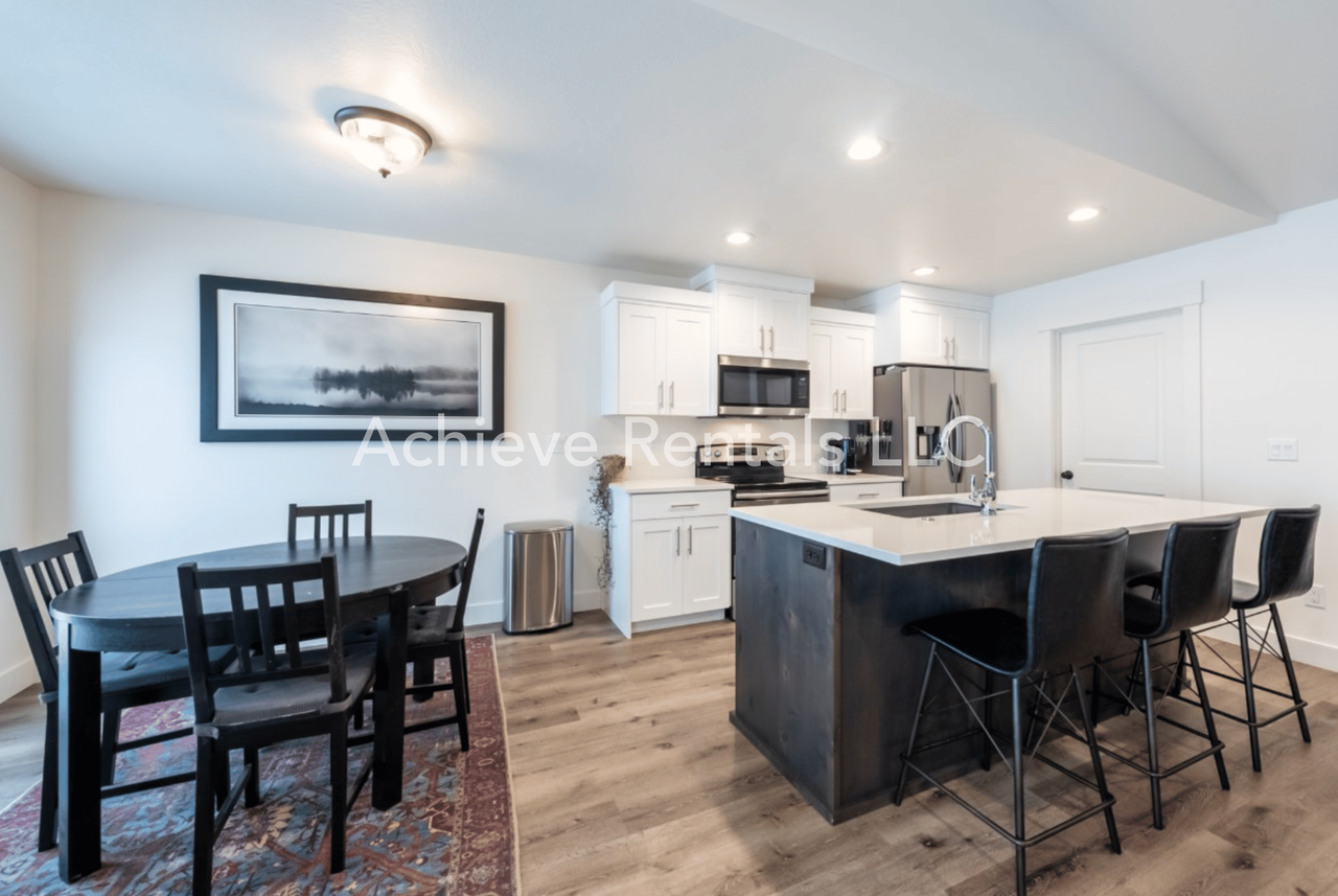 2366 N 150 E - Photo 4 of 12