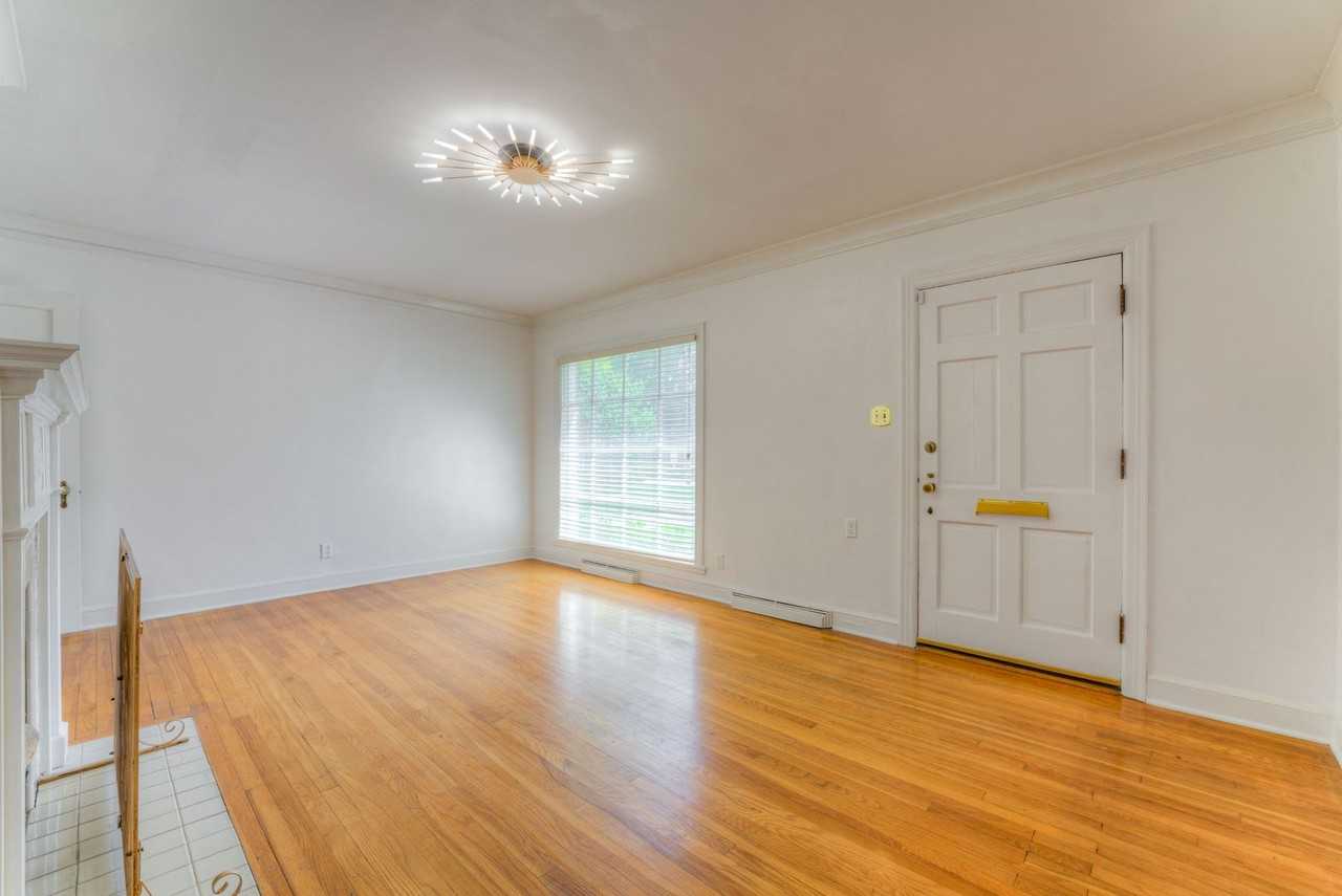 3396 Highland Park Pl - Photo 3 of 38