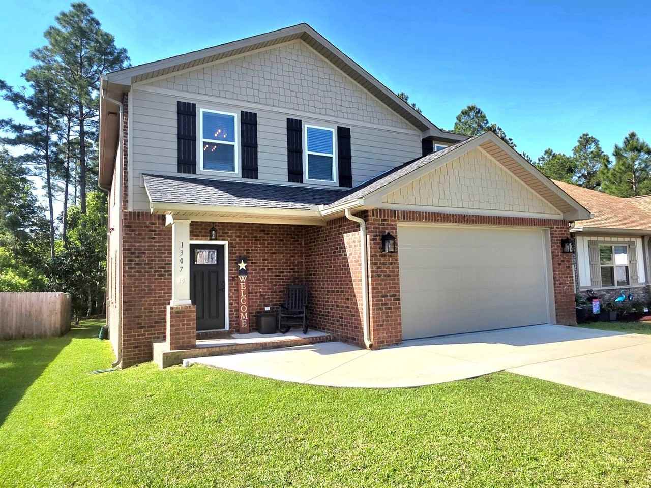 1307 Heron Inlt - Photo 2 of 43