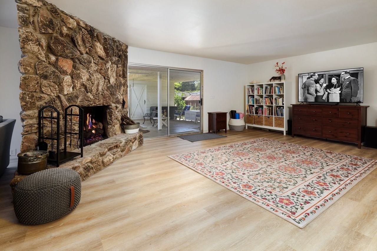 3349 Braemar Dr - Photo 5 of 37