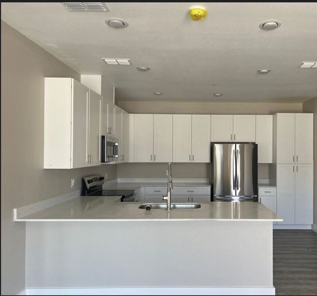 405 Richlands Way - Photo 3 of 8