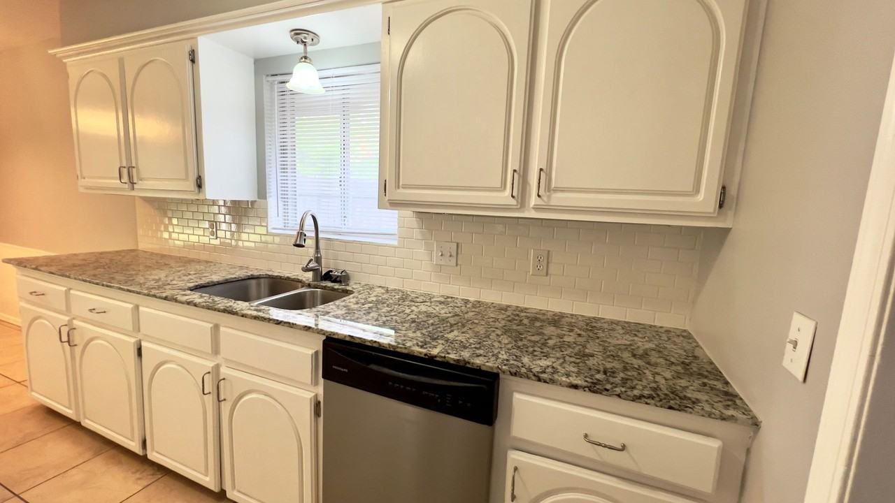 7314 S 69th East Ave - Photo 7 of 18