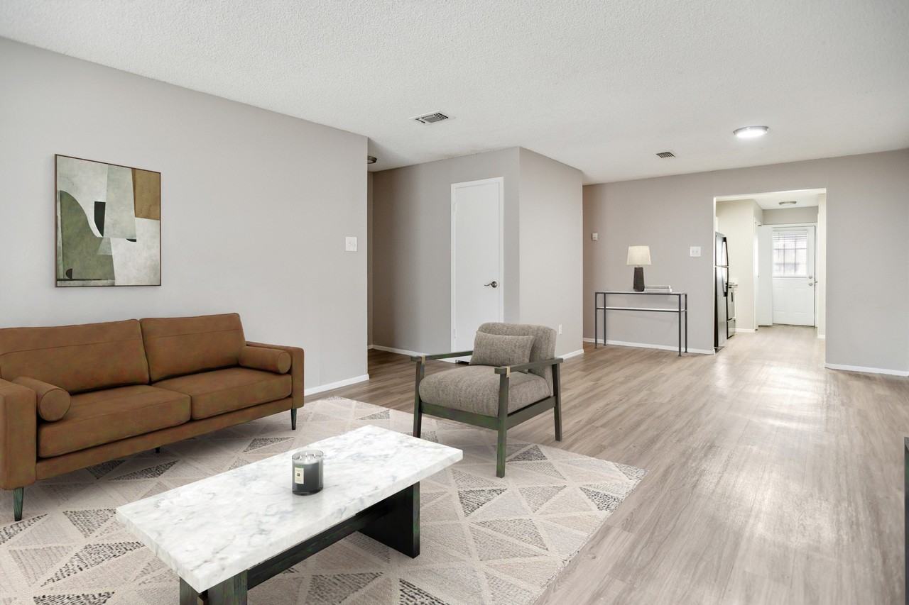 Lawson - Photo 5 of 44