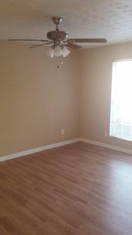 3754 Waldrop Ln - Photo 2 of 11