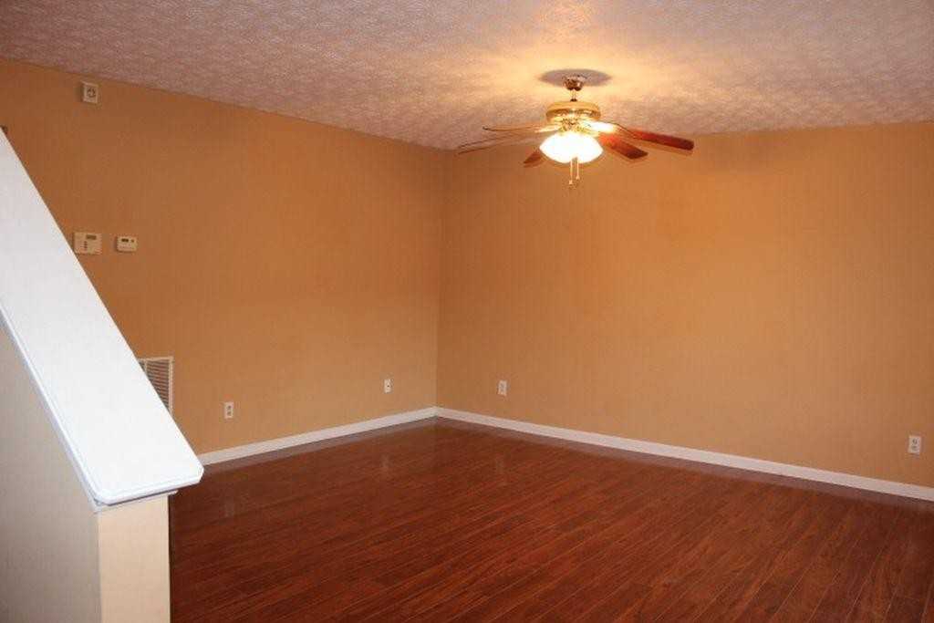 3754 Waldrop Ln - Photo 6 of 11