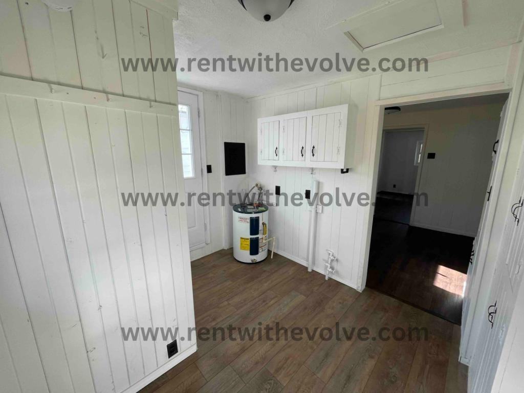 373 N Manor Ave - Photo 2 of 15