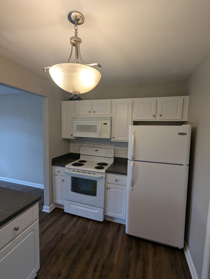 1024 Danielle Ct #3 - Photo 2 of 10