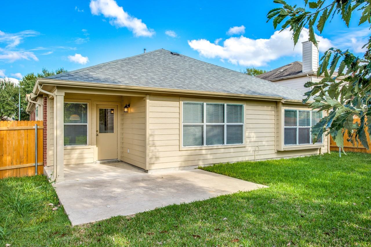 612 Arrowood Place #1 - Photo 5 of 35