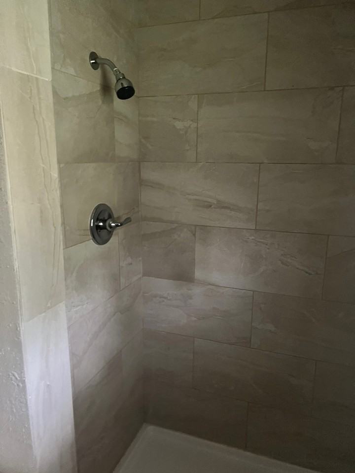1347 22nd Ave Sw - Photo 3 of 8