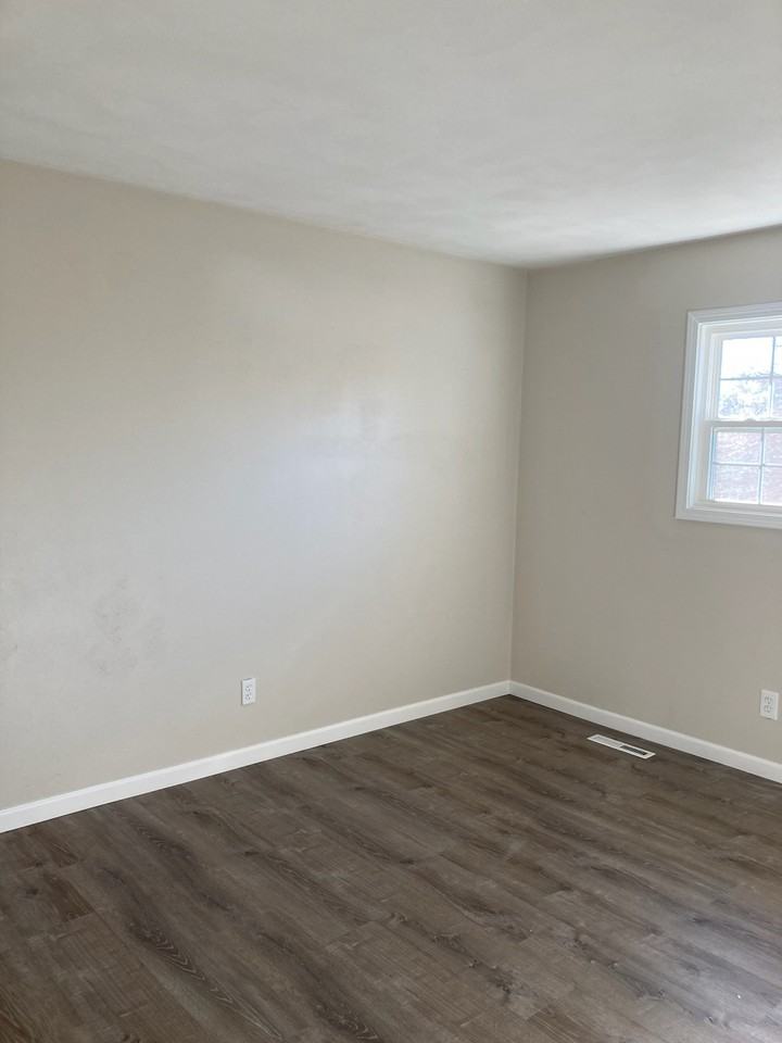 707 Plankway Dr - Photo 5 of 43