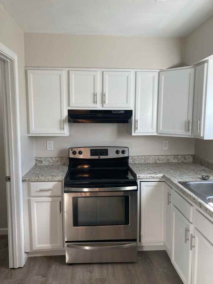 707 Plankway Dr - Photo 3 of 43