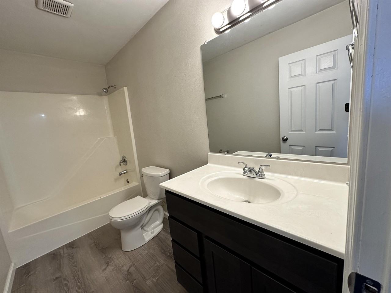 707 Plankway Dr - Photo 6 of 43