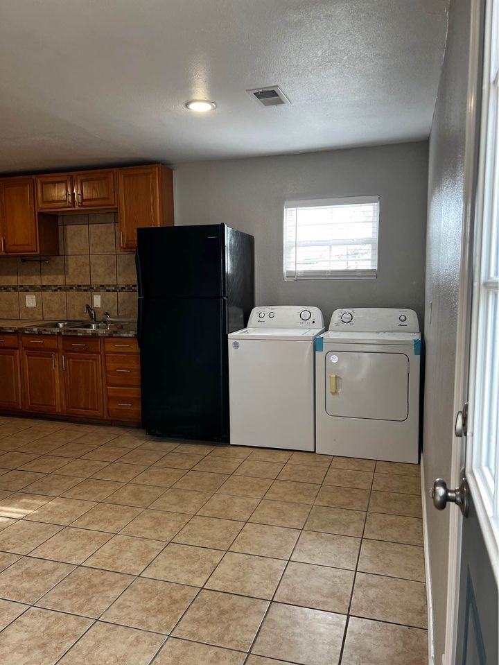 1024 E Easton St #A - Photo 4 of 18