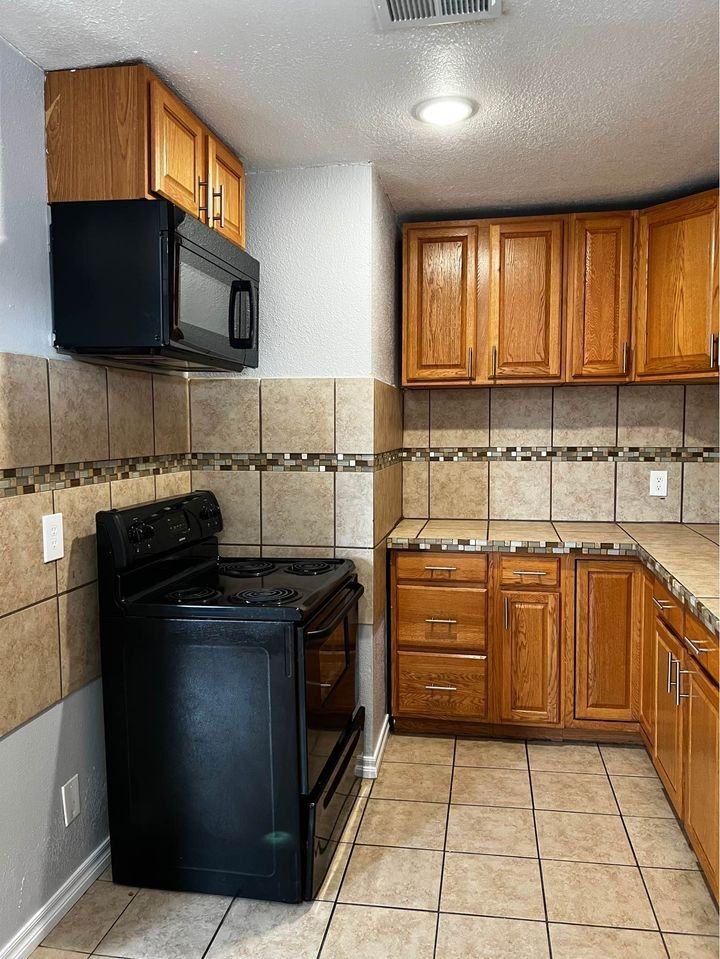 1024 E Easton St #A - Photo 7 of 18