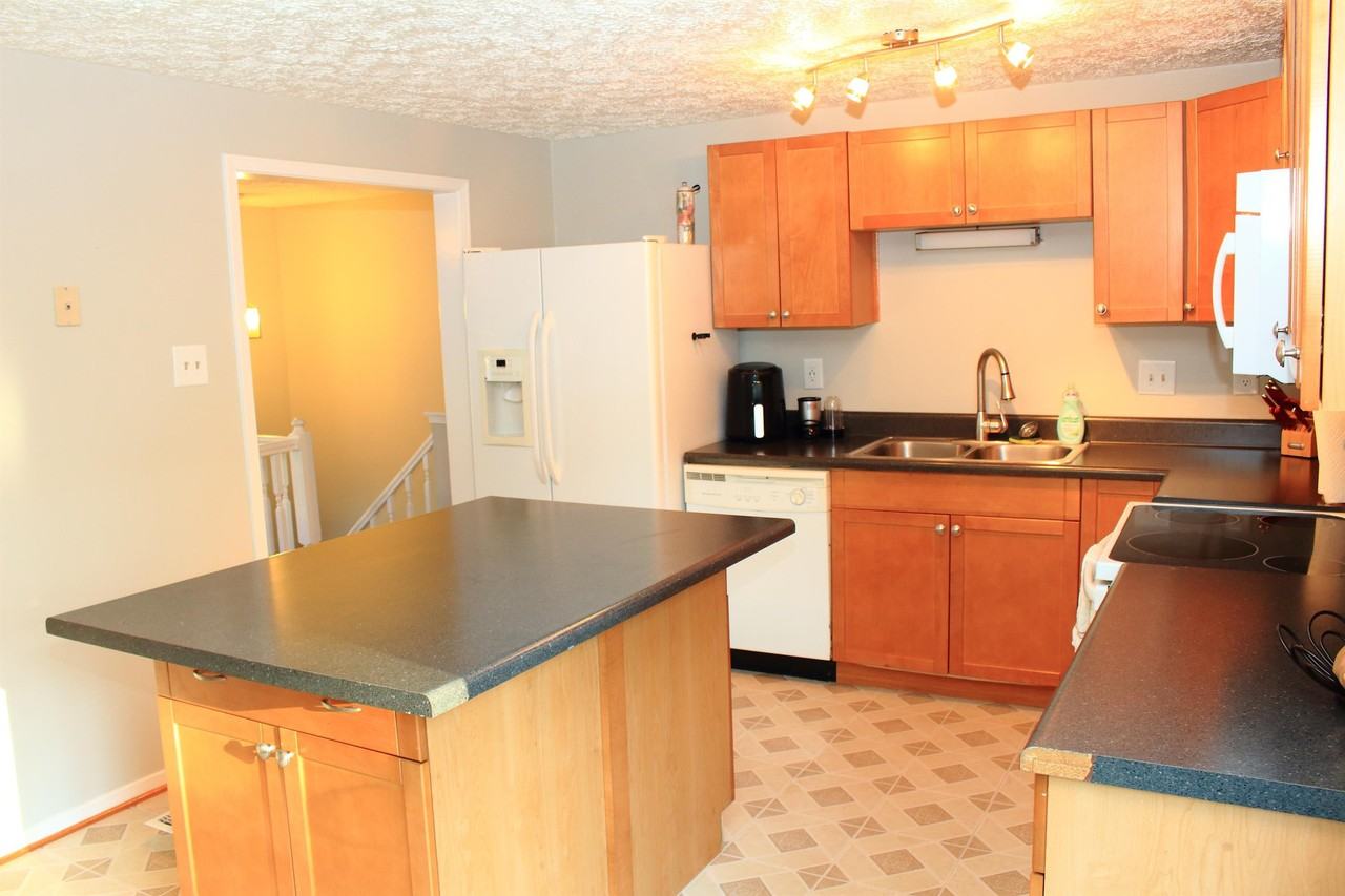 10936 Huntington Woods Cir #4 - Photo 7 of 9