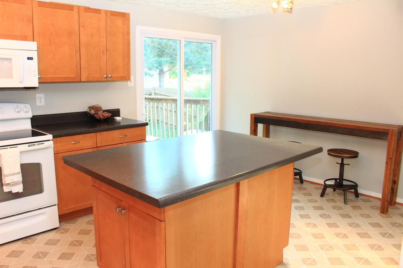 10936 Huntington Woods Cir #4 - Photo 4 of 9