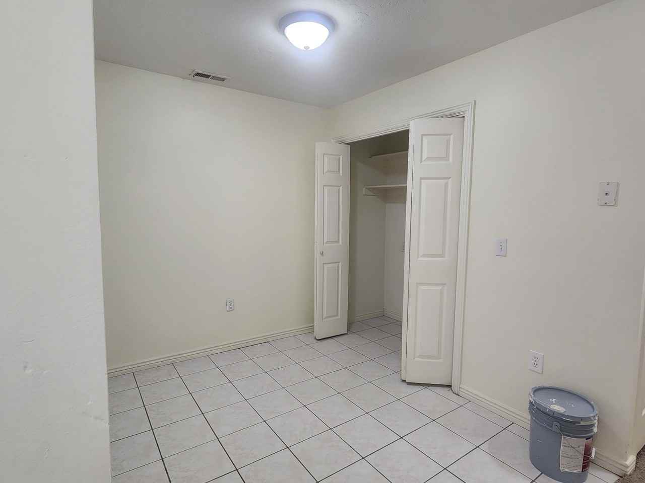 1130 N.W. #4 - Photo 4 of 17