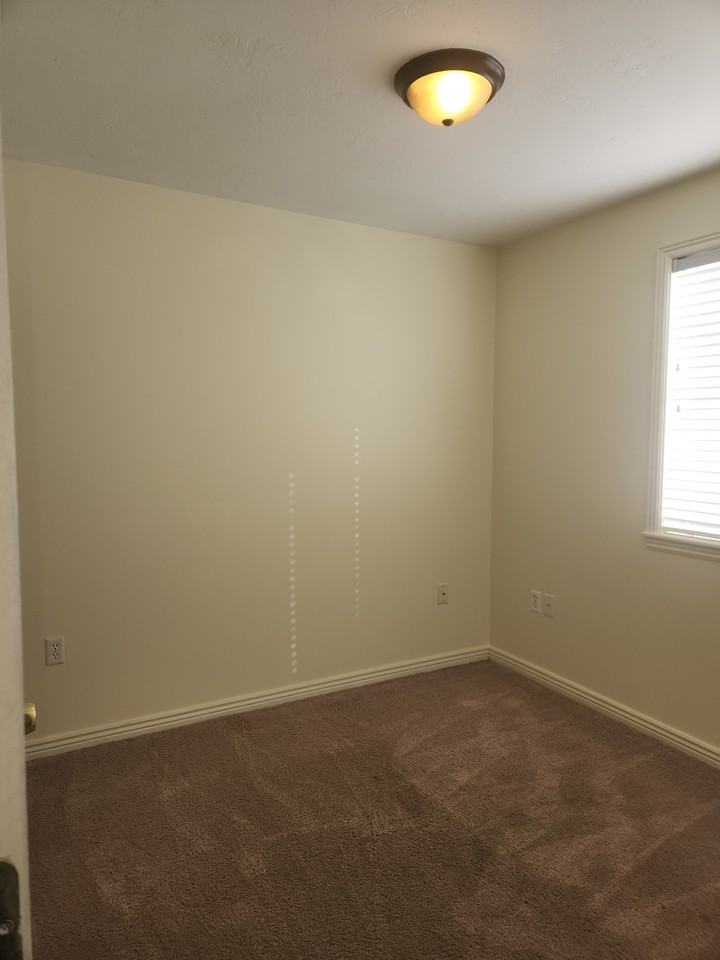 1130 N.W. #4 - Photo 5 of 17