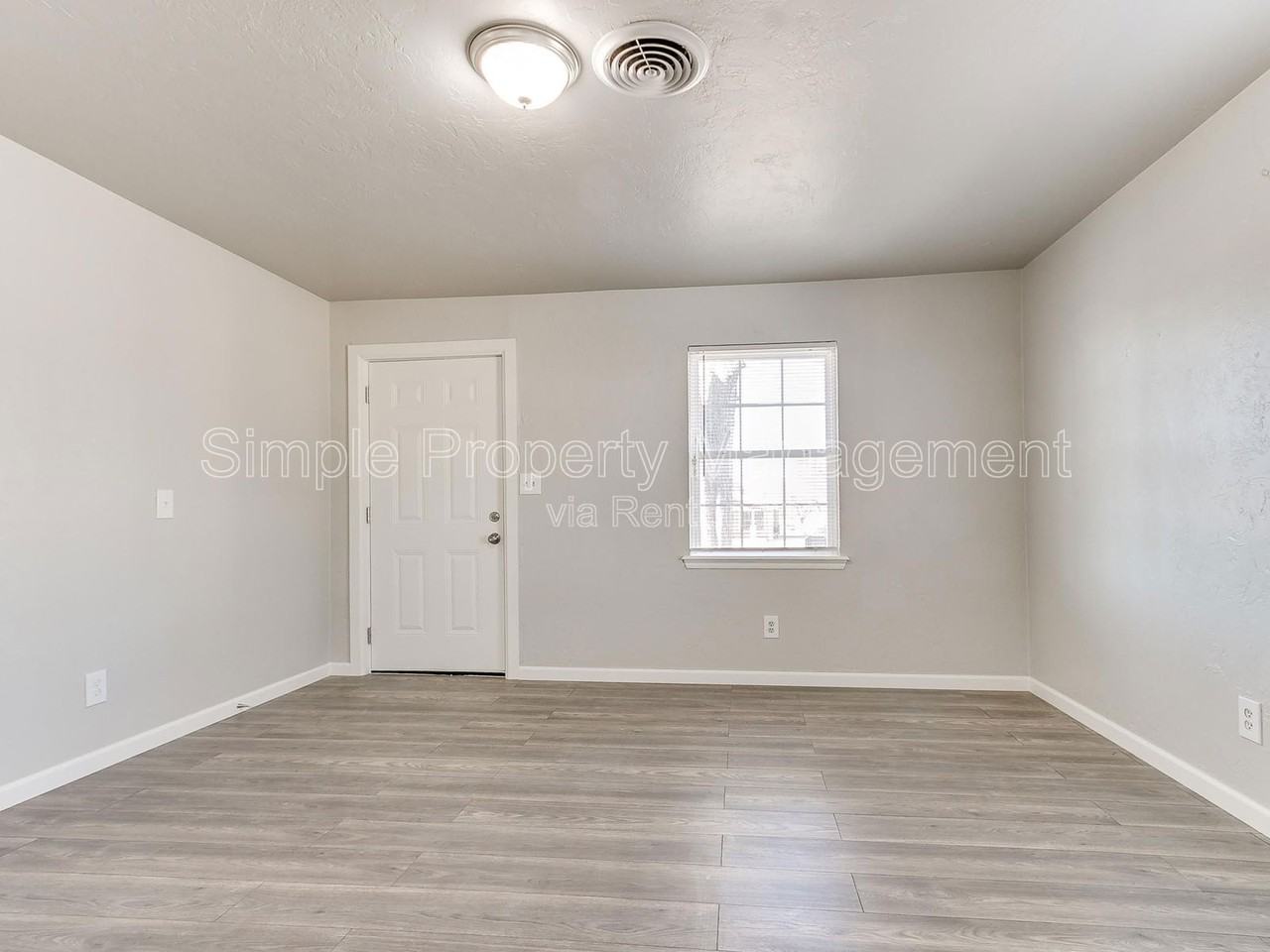 3312 S Harvey Ave - Photo 4 of 14