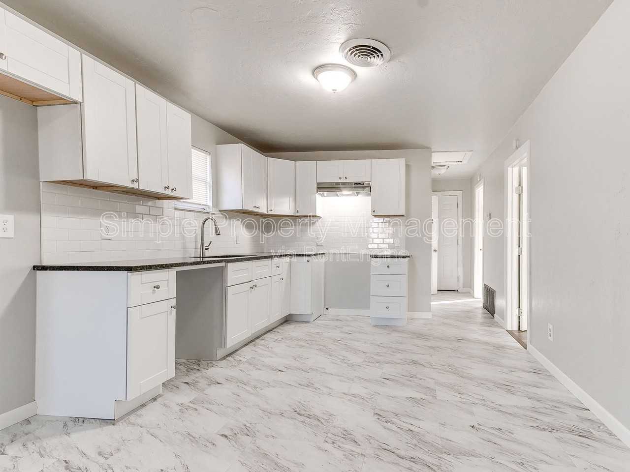 3312 S Harvey Ave - Photo 5 of 14
