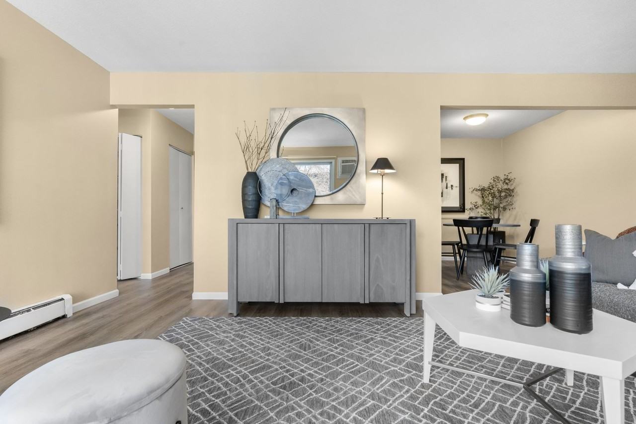 6390 Douglas Dr - Photo 5 of 23