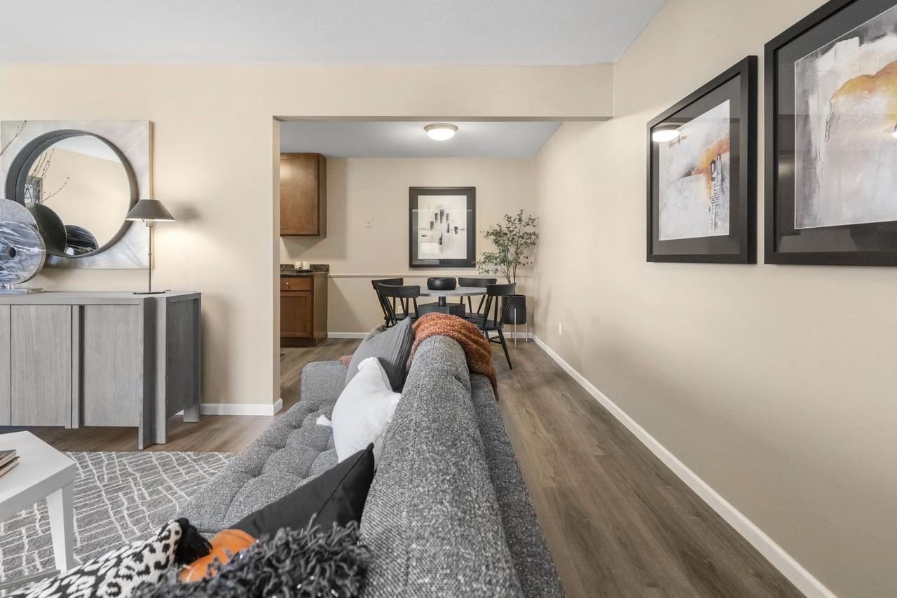 6390 Douglas Dr - Photo 6 of 23