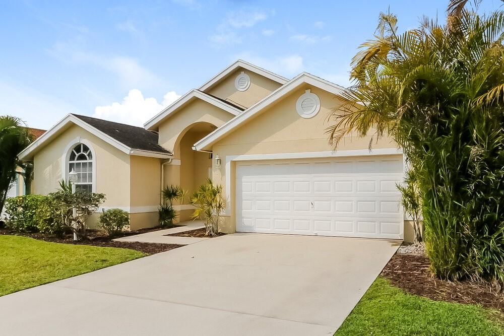 12996 Meadowbreeze Dr - Photo 4 of 16