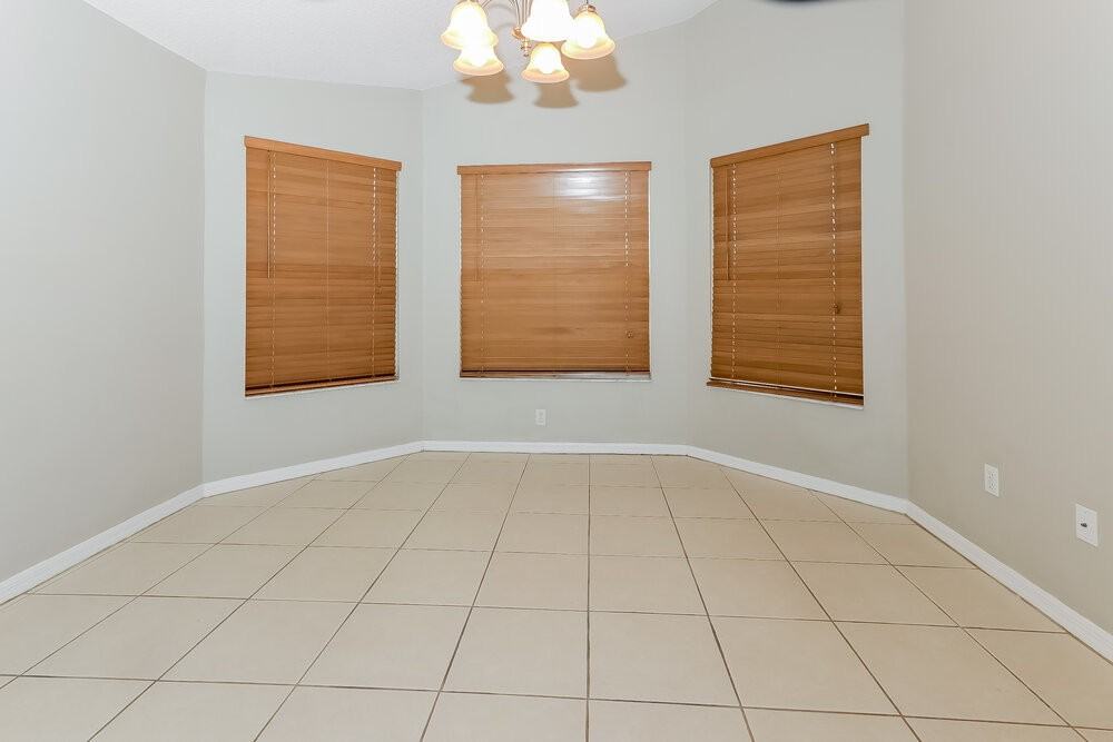12996 Meadowbreeze Dr - Photo 7 of 16
