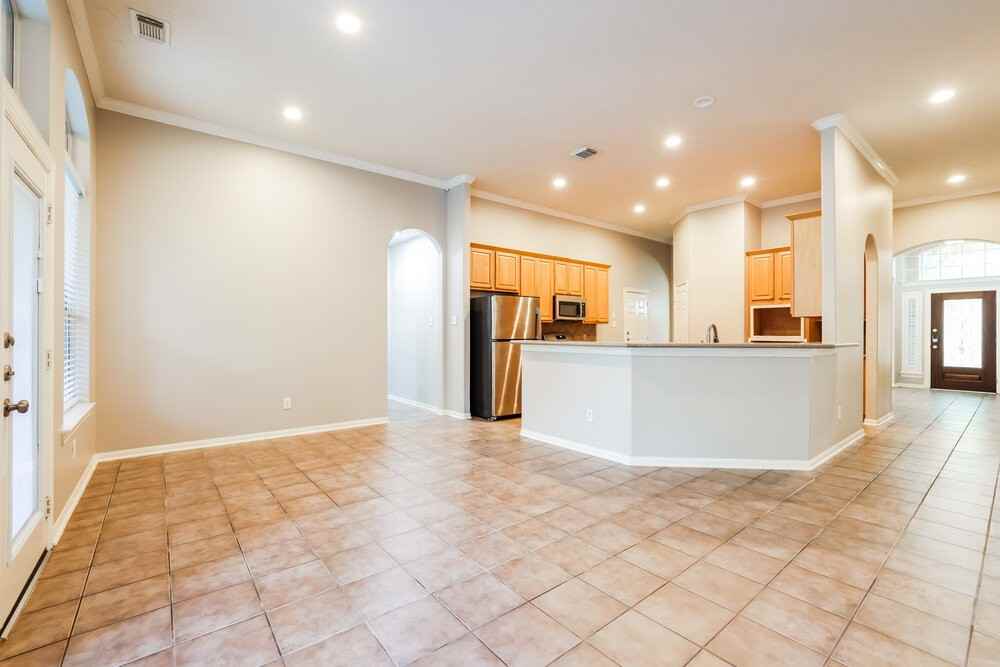 20868 Bentwood Oaks Dr - Photo 5 of 16