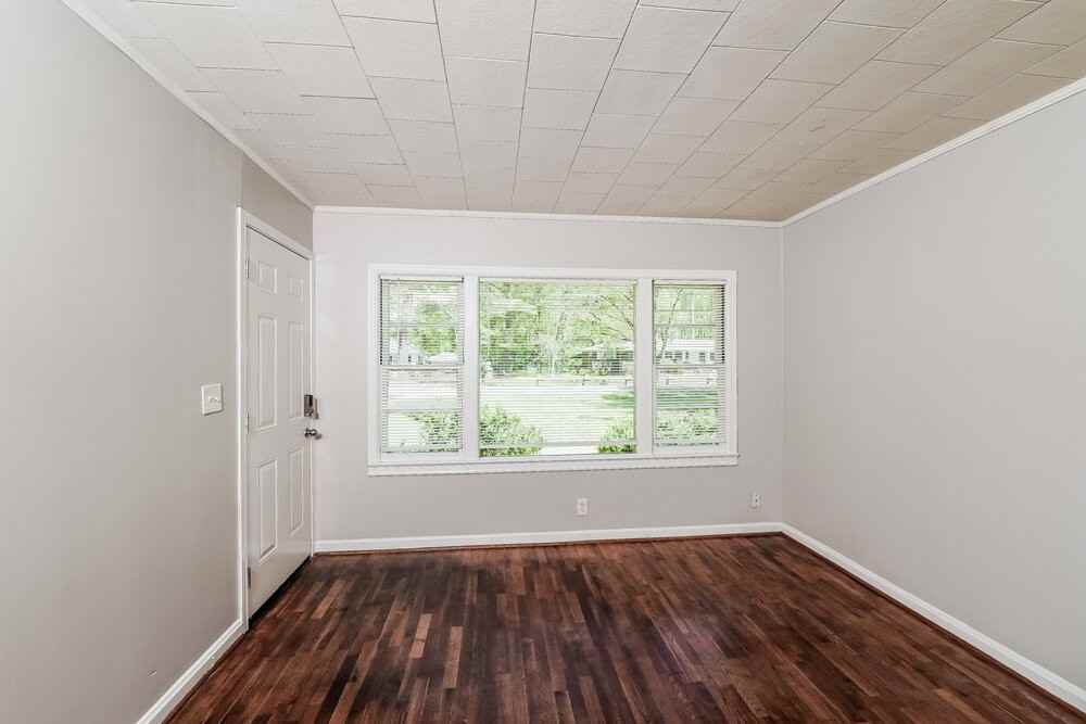 711 Sunny Lane Dr - Photo 4 of 16