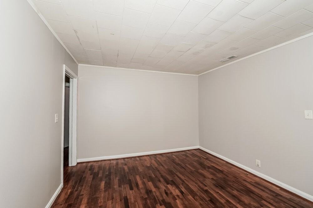 711 Sunny Lane Dr - Photo 5 of 16